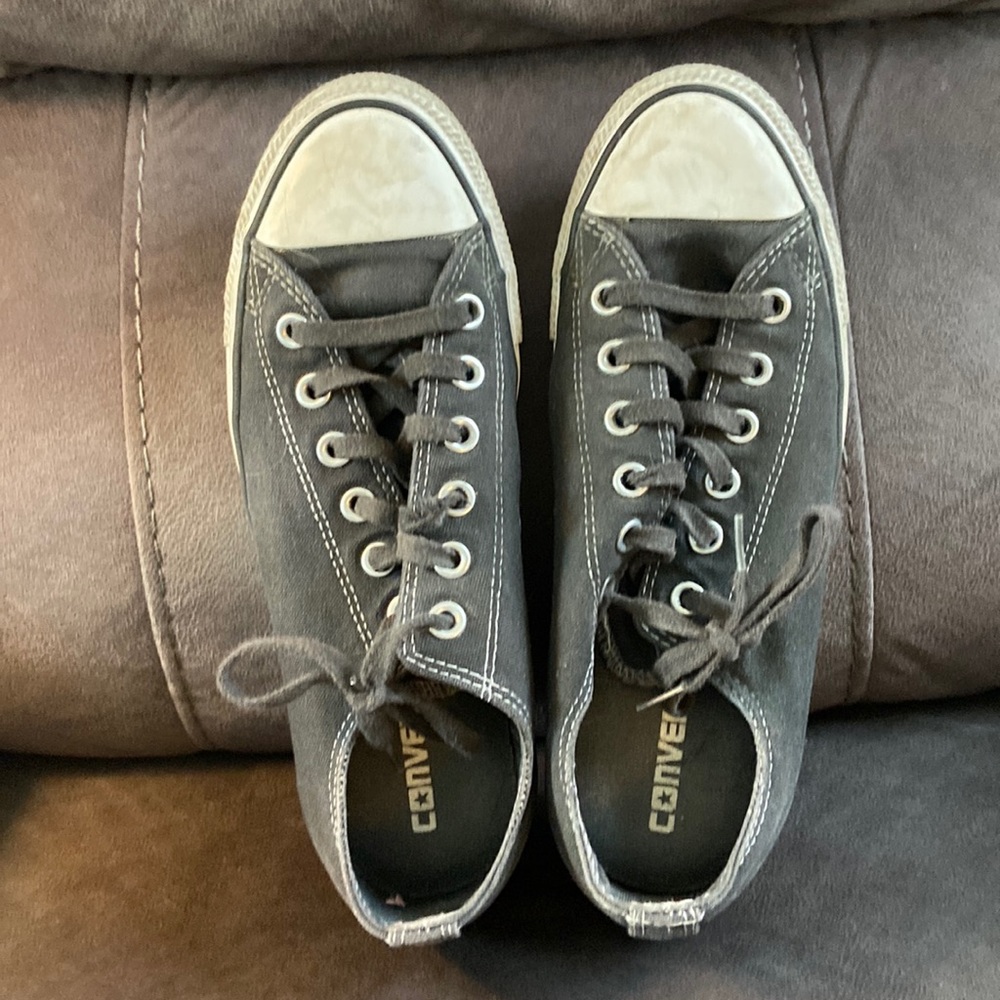 Converse size 9 womens